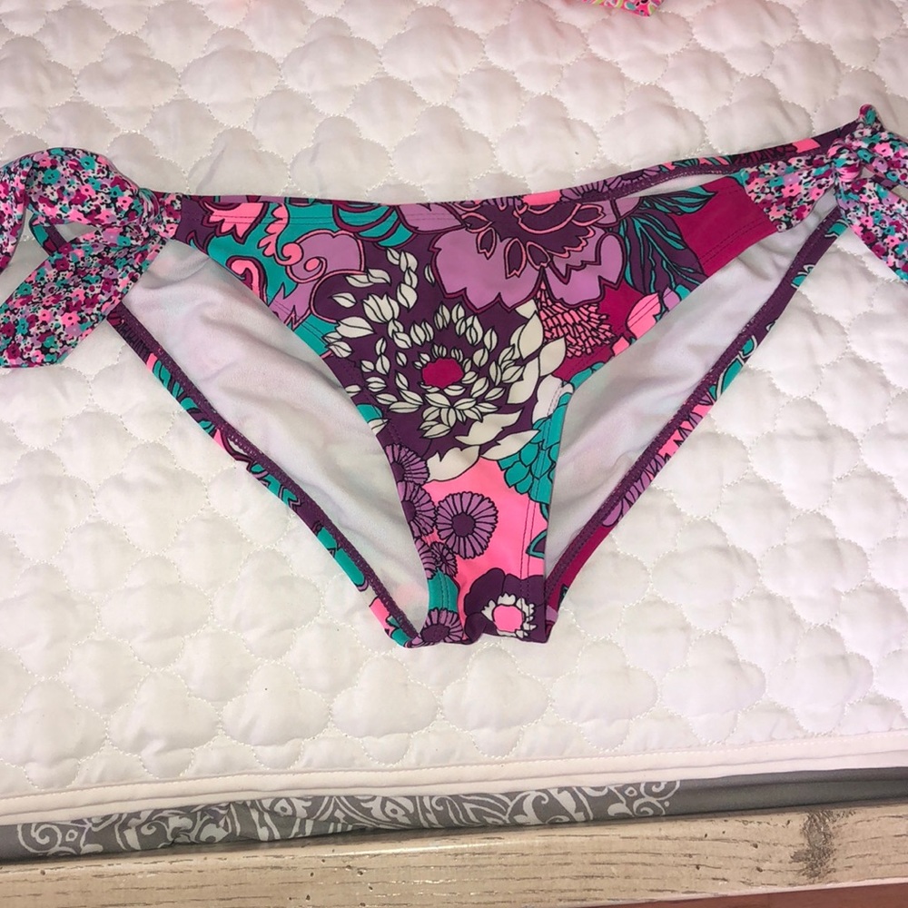 ROXY bikini bottoms!